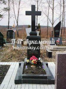 Гранітний хрест