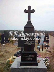 Гранітний хрест