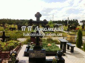 Гранітний хрест