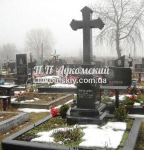 Гранітний хрест
