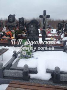 Одинарний пам'ятник.