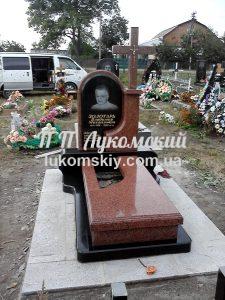 Одинарний пам'ятник.