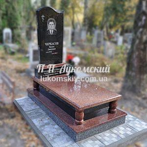 Одинарний пам'ятник.