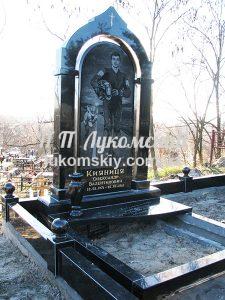 Одинарний пам'ятник.