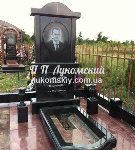 Одинарний пам'ятник.