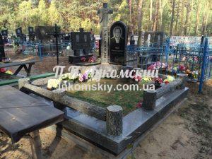 Одинарний пам'ятник.