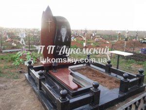 Одинарний пам'ятник.