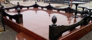 Огорожа з граніта