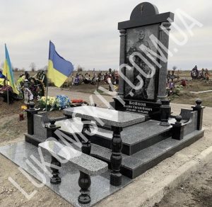 Пам'ятник для військового