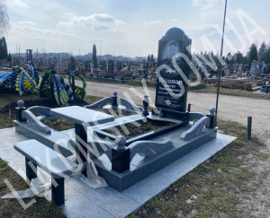 Пам'ятник для військового