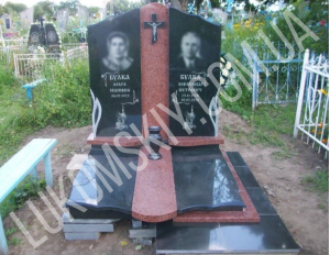 Подвійний пам'ятник.